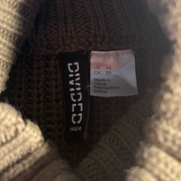 BRAND NEW STITCHES KNITTED SWEATER - Picture 2 of 2